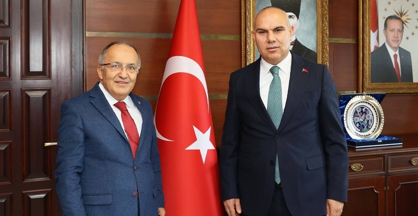 GİRESUN GAZETECİLER DERNEĞİ YÖNETİMİ OLARAK VALİMİZ MUSTAFA KOÇ'U ZİYARET ETTİK.